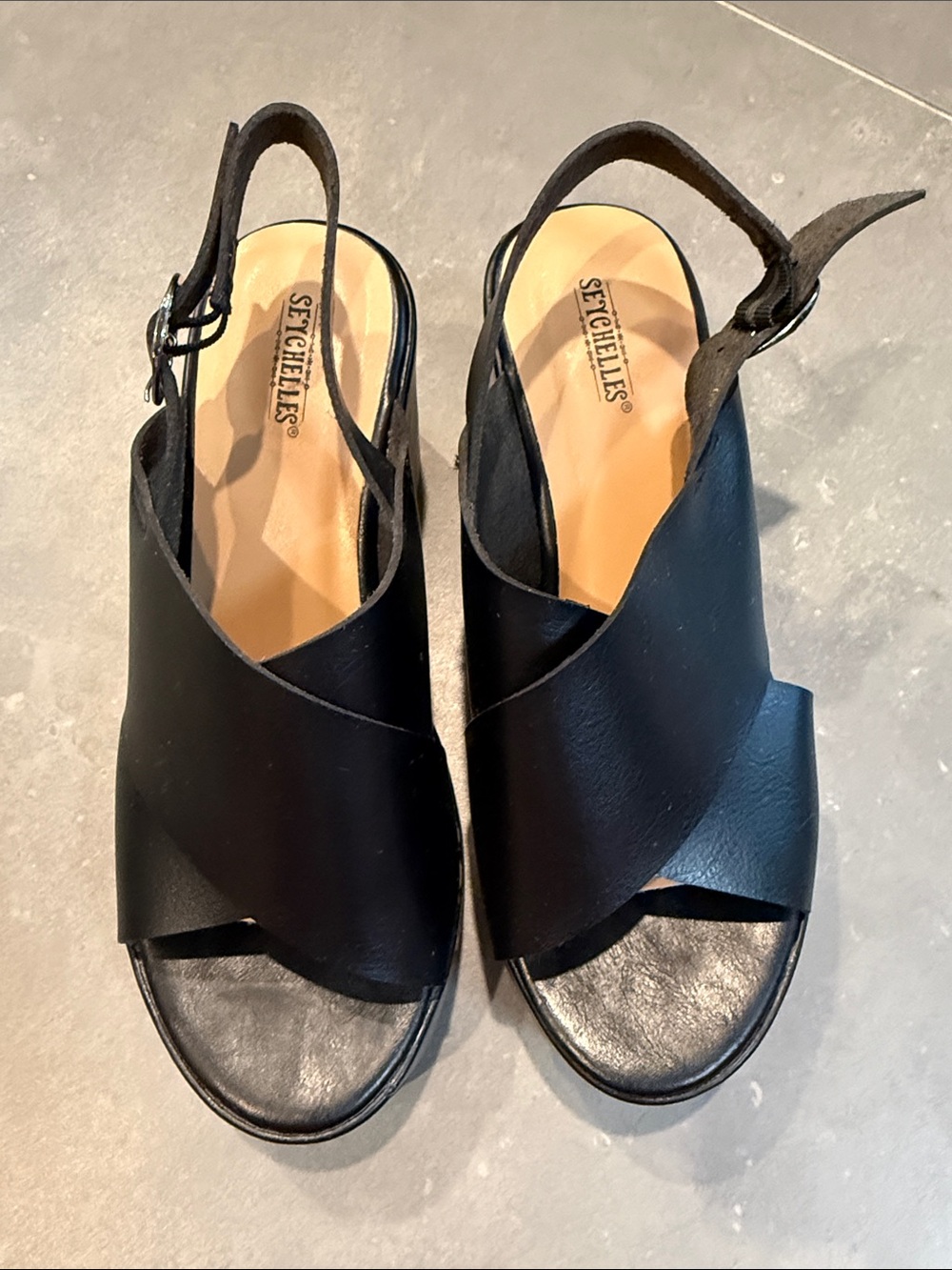 Seychelles Black Strappy Platform Sandals - Picture 2 of 9